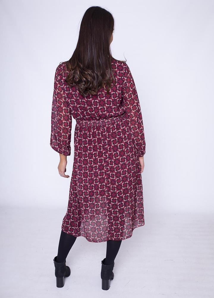 Single Pleat Chiffon Dress in Wine