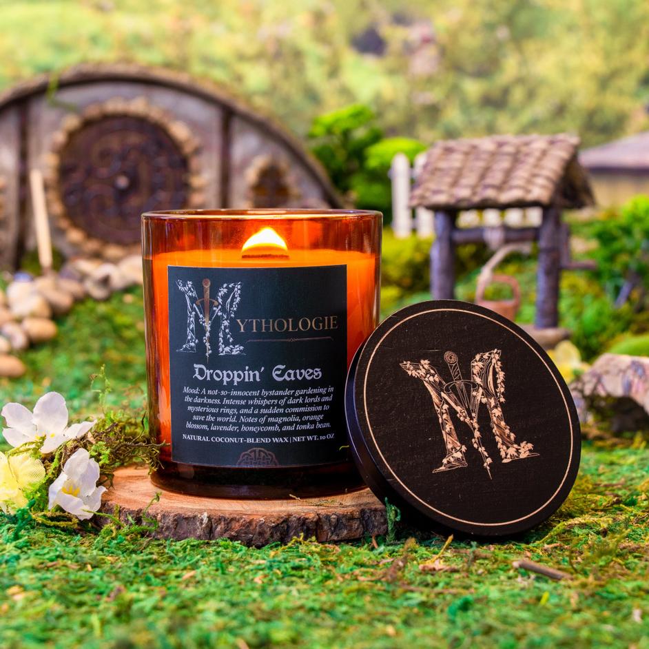 HI! I'M LEAH, THE CREATOR OF MYTHOLOGIE CANDLES MythologieCandles