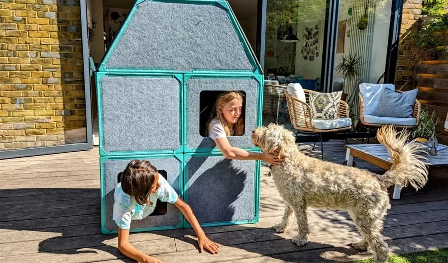 Superspace is perfect for indoor and outdoor use. The Big Set’s lightweight yet robust panels are ideal for creating magical play spaces both indoors and outdoors.