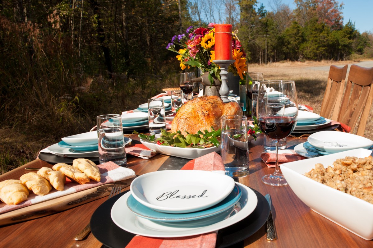 outdoor table setting ideas