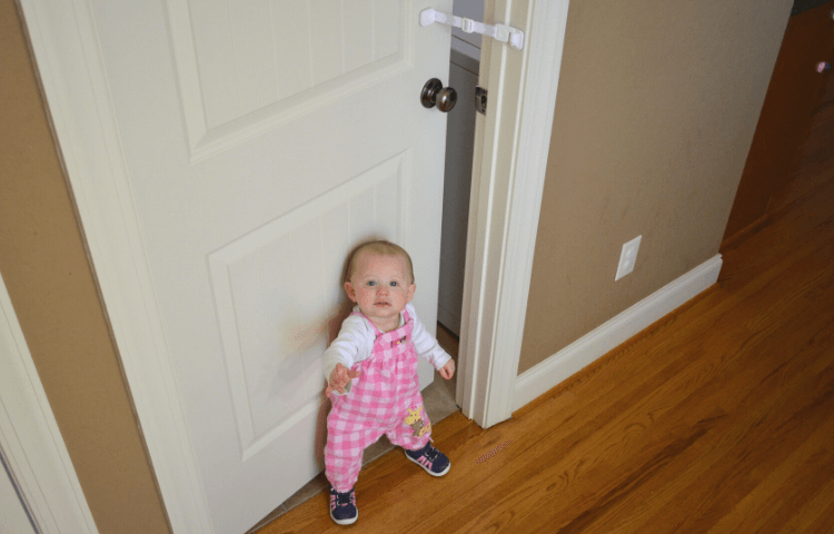 Door Buddy - Baby-proofing interior doors