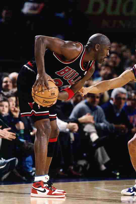 Michael Jordan wearing the Air Jordan 1 at MSG