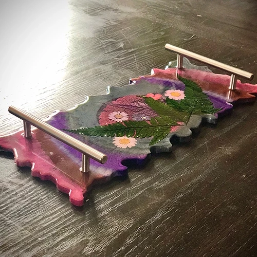 DIY Serving Tray Guide using Epoxy Resin and Pearl Pigments from Art 'N Glow.