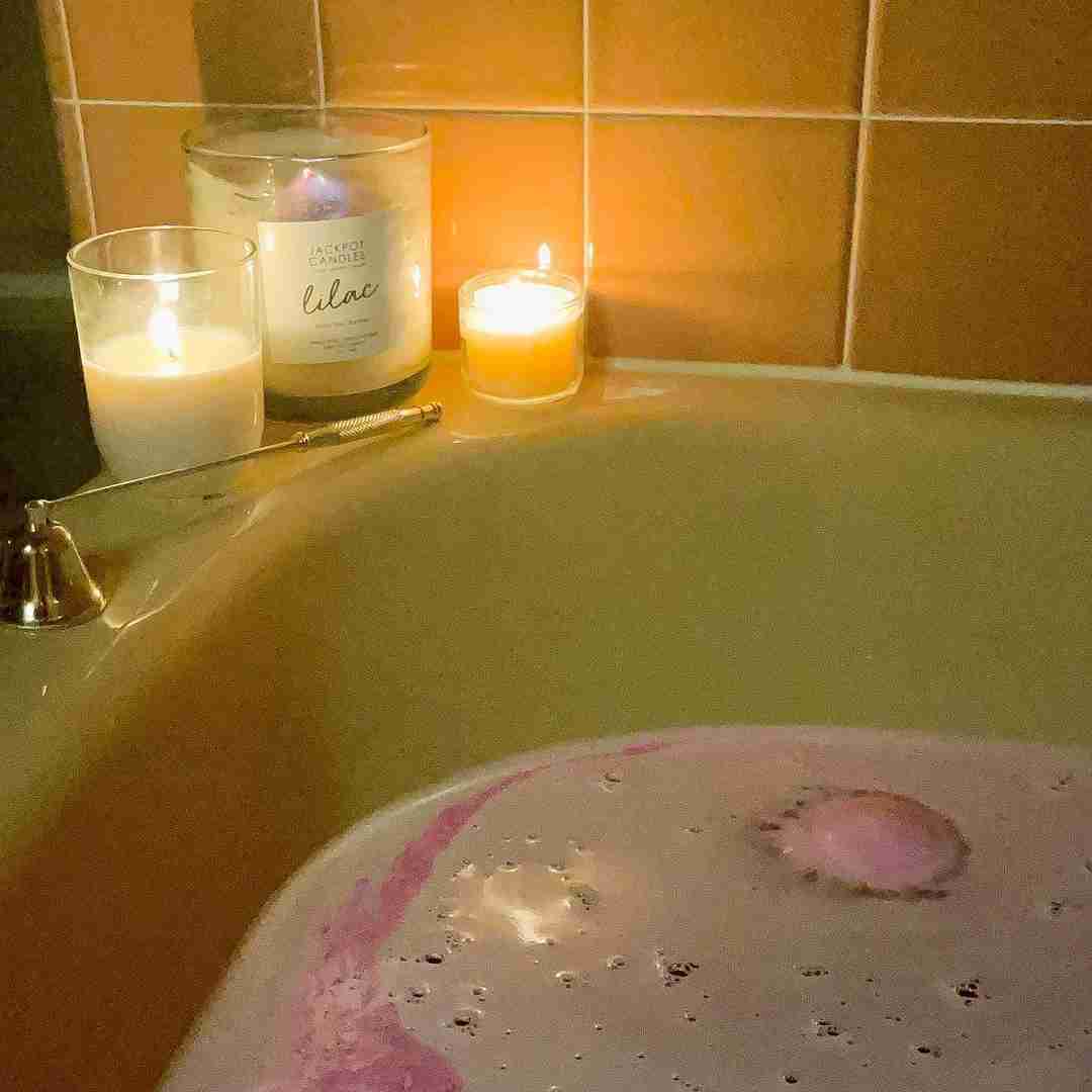 candle and bath bomb