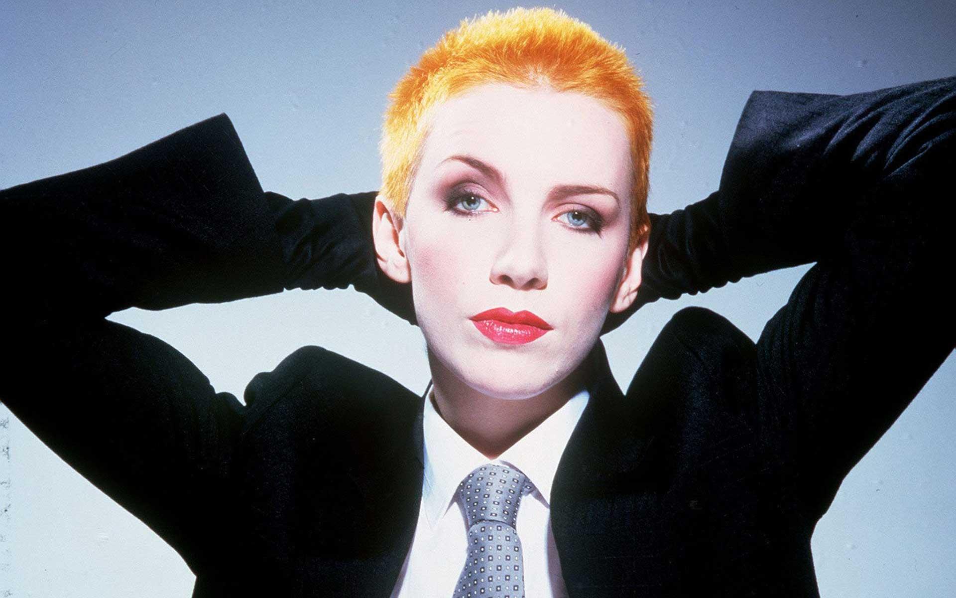 Portrait de la chanteuse Annie Lennox dans les années 80