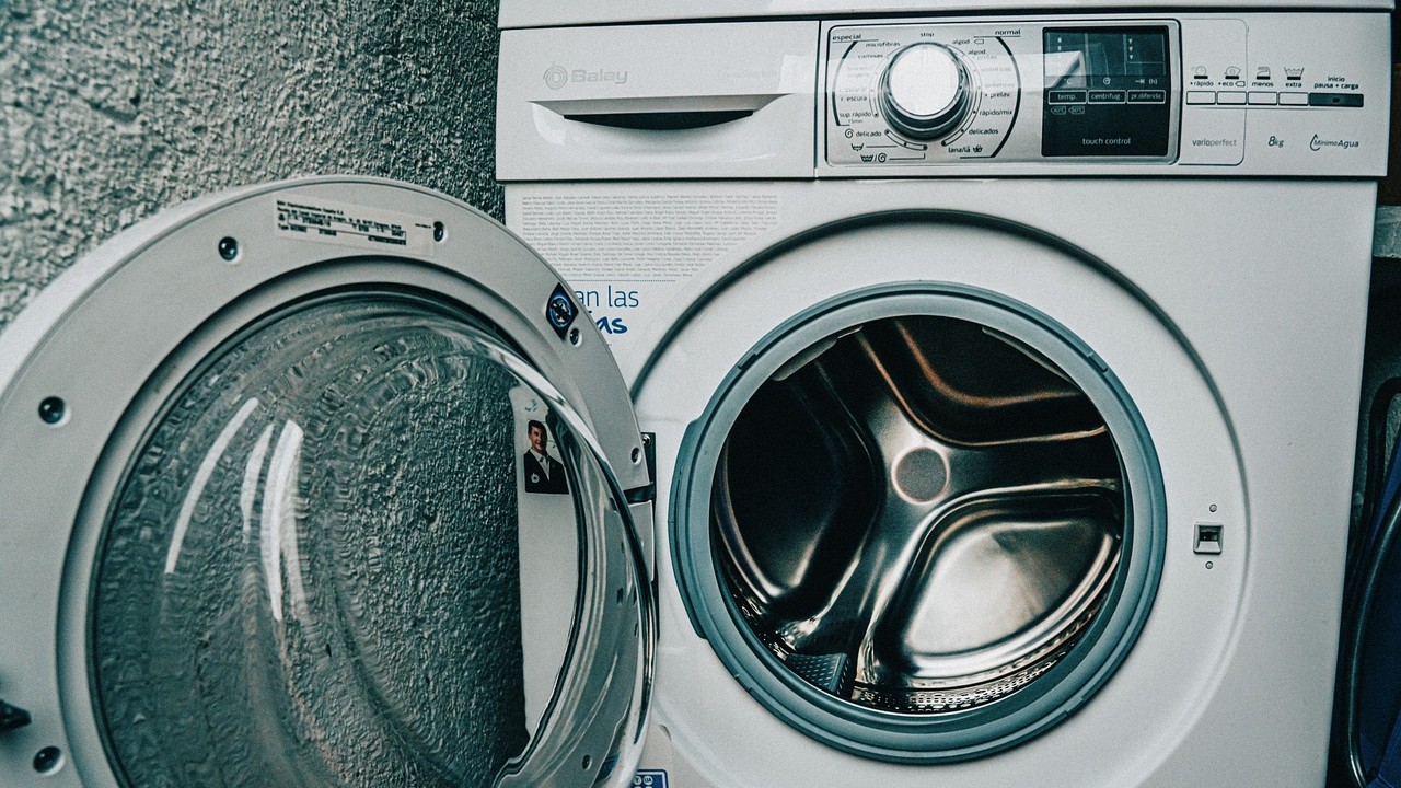 Laundry Hacks for Big Families Efficient Washing Machine Use