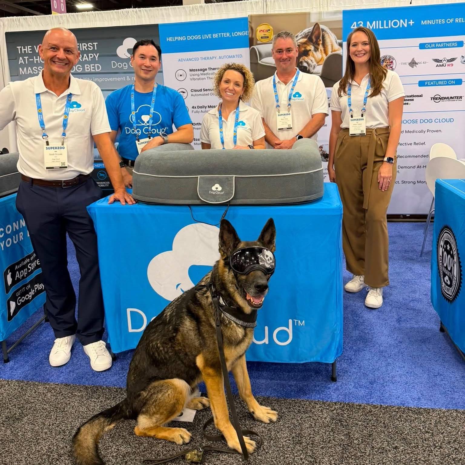 dog cloud booth with k9 reno